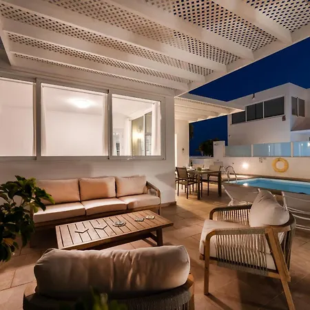 Atlantica - Heated Pool In * Playa Blanca (Lanzarote)