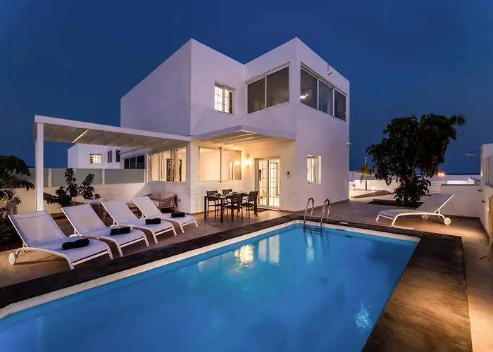 Atlantica - Heated Pool In Playa Blanca (Lanzarote)